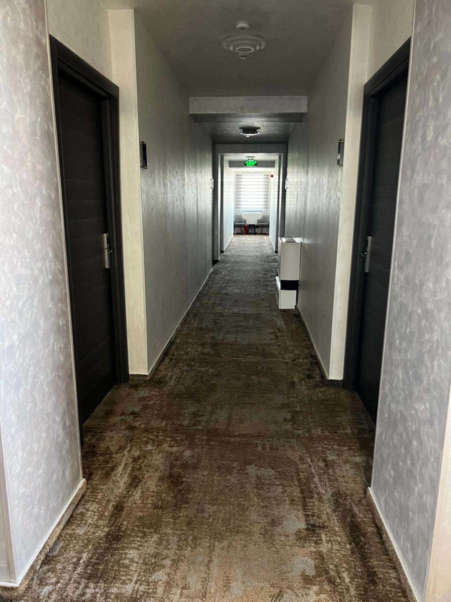 Hotel Del Ponte Targoviste Eksteriør bilde